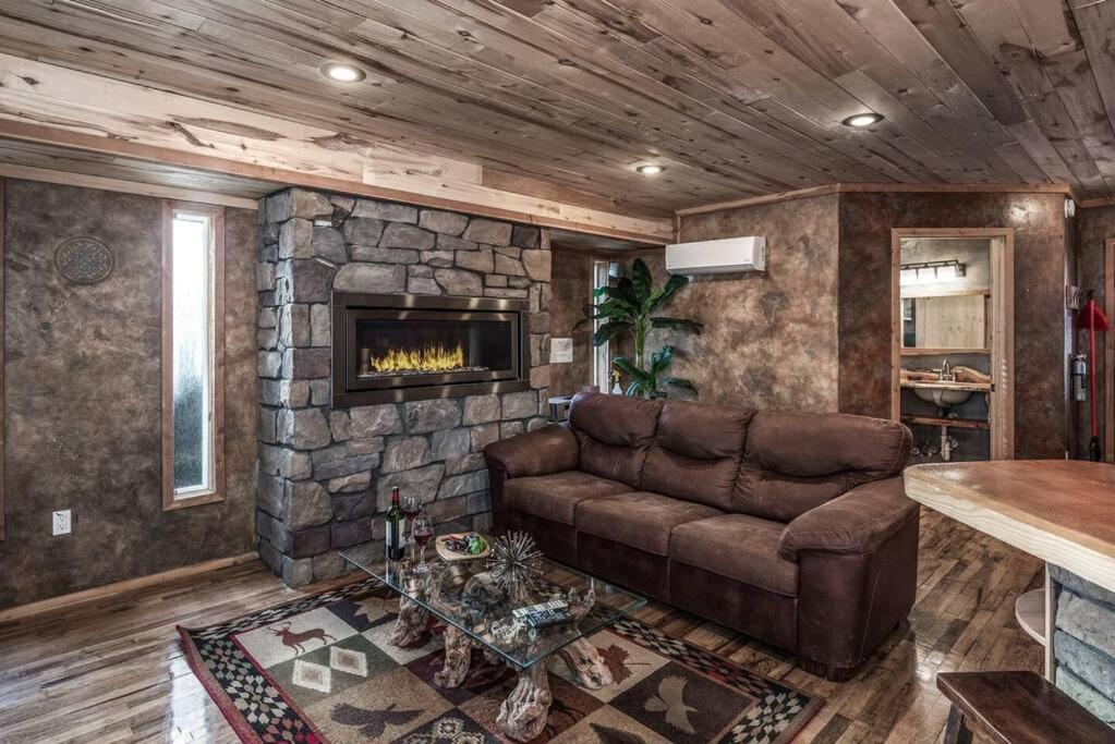 Redwood In The Historic Upper Canyon Ruidoso Exterior foto