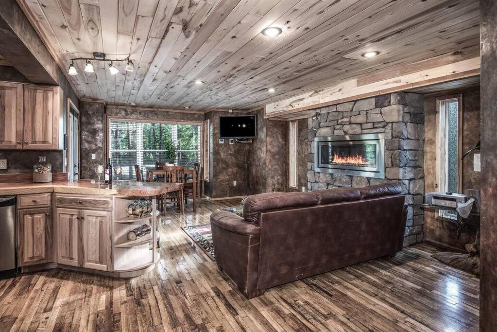 Redwood In The Historic Upper Canyon Ruidoso Exterior foto