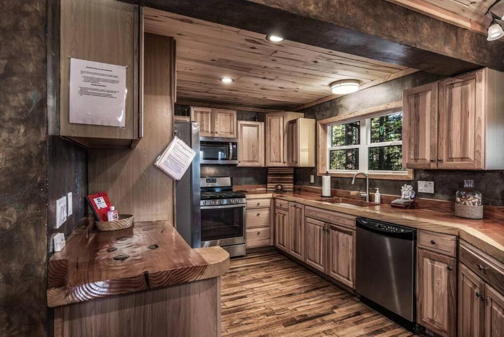 Redwood In The Historic Upper Canyon Ruidoso Exterior foto
